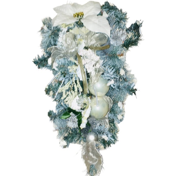 NEW Blue/White Winter Christmas Holiday Floral Spray Hangable Centerpiece 🎉HP🎉 - Picture 2 of 16